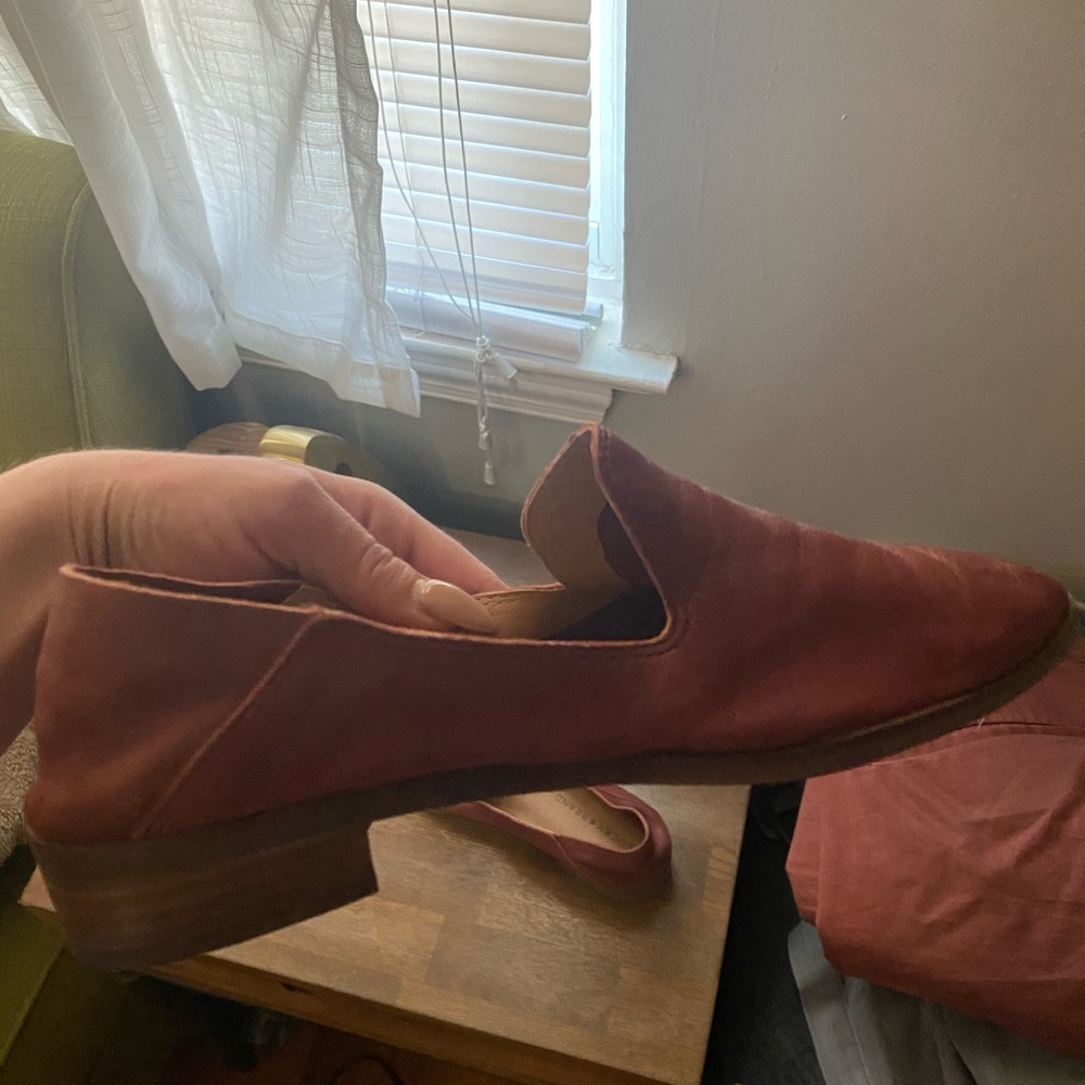 Genuine Leather Lucky Brand Slides